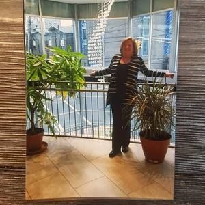 Meet your Posher, Danielle